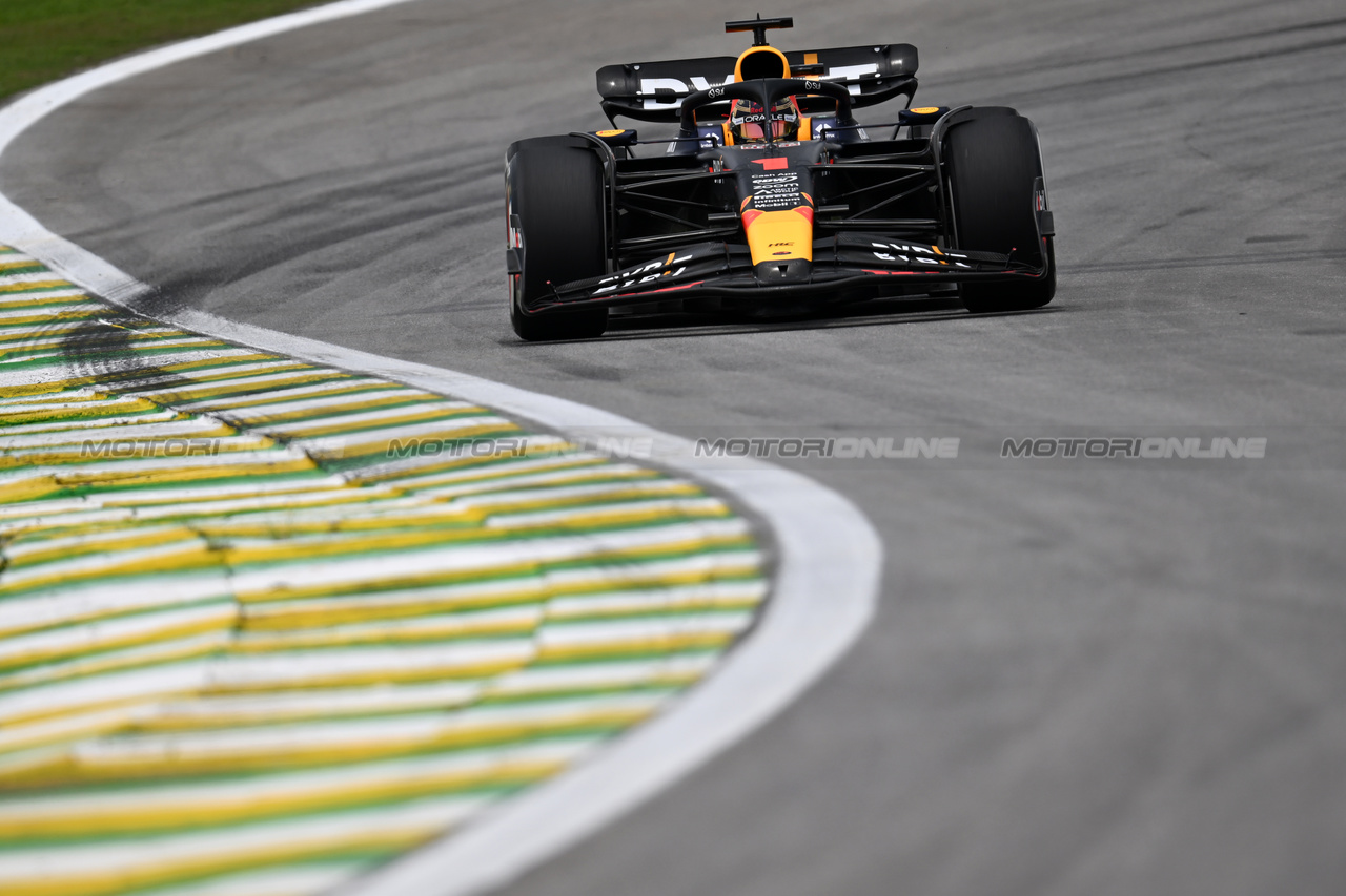 GP BRASILE, Max Verstappen (NLD) Red Bull Racing RB19.

03.11.2023. Formula 1 World Championship, Rd 21, Brazilian Grand Prix, Sao Paulo, Brazil, Qualifiche Day.

- www.xpbimages.com, EMail: requests@xpbimages.com © Copyright: Price / XPB Images