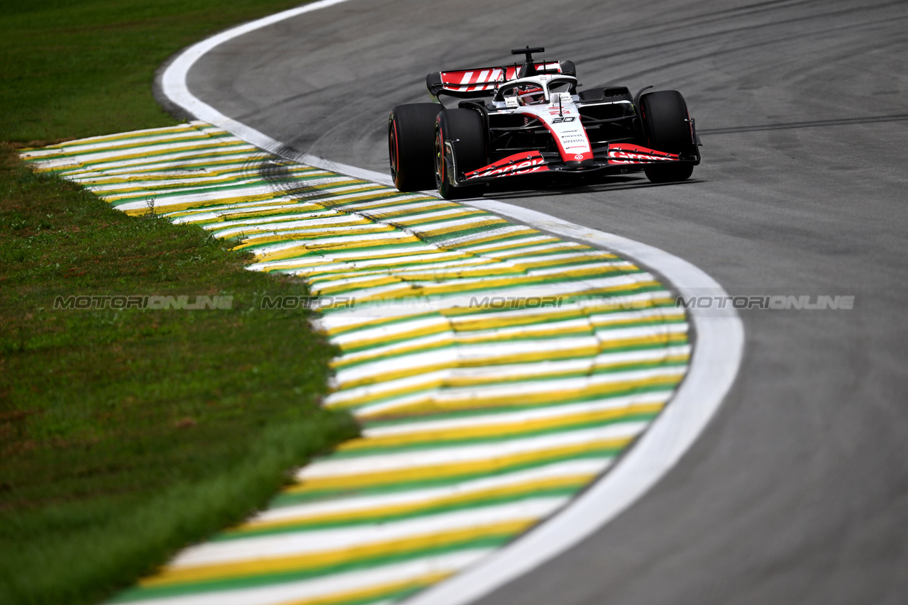 GP BRASILE, Kevin Magnussen (DEN) Haas VF-23.

03.11.2023. Formula 1 World Championship, Rd 21, Brazilian Grand Prix, Sao Paulo, Brazil, Qualifiche Day.

- www.xpbimages.com, EMail: requests@xpbimages.com © Copyright: Price / XPB Images