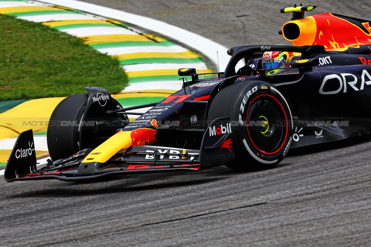 GP BRASILE, Sergio Perez (MEX) Red Bull Racing RB19.

03.11.2023. Formula 1 World Championship, Rd 21, Brazilian Grand Prix, Sao Paulo, Brazil, Qualifiche Day.

- www.xpbimages.com, EMail: requests@xpbimages.com © Copyright: Charniaux / XPB Images