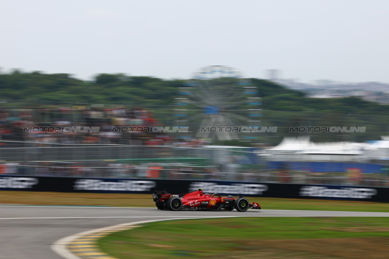 GP BRASILE, Carlos Sainz Jr (ESP) Ferrari SF-23.

03.11.2023. Formula 1 World Championship, Rd 21, Brazilian Grand Prix, Sao Paulo, Brazil, Qualifiche Day.

- www.xpbimages.com, EMail: requests@xpbimages.com © Copyright: Charniaux / XPB Images