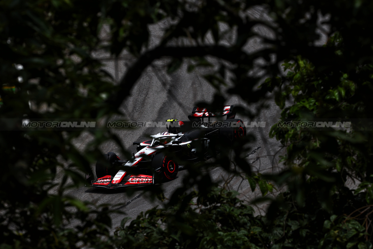 GP BRASILE, Nico Hulkenberg (GER) Haas VF-23.

03.11.2023. Formula 1 World Championship, Rd 21, Brazilian Grand Prix, Sao Paulo, Brazil, Qualifiche Day.

- www.xpbimages.com, EMail: requests@xpbimages.com © Copyright: Charniaux / XPB Images