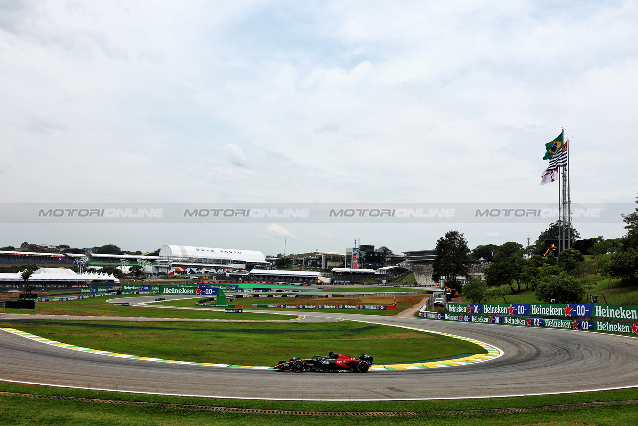 GP BRASILE, Valtteri Bottas (FIN) Alfa Romeo F1 Team C43.

03.11.2023. Formula 1 World Championship, Rd 21, Brazilian Grand Prix, Sao Paulo, Brazil, Qualifiche Day.

- www.xpbimages.com, EMail: requests@xpbimages.com © Copyright: Charniaux / XPB Images