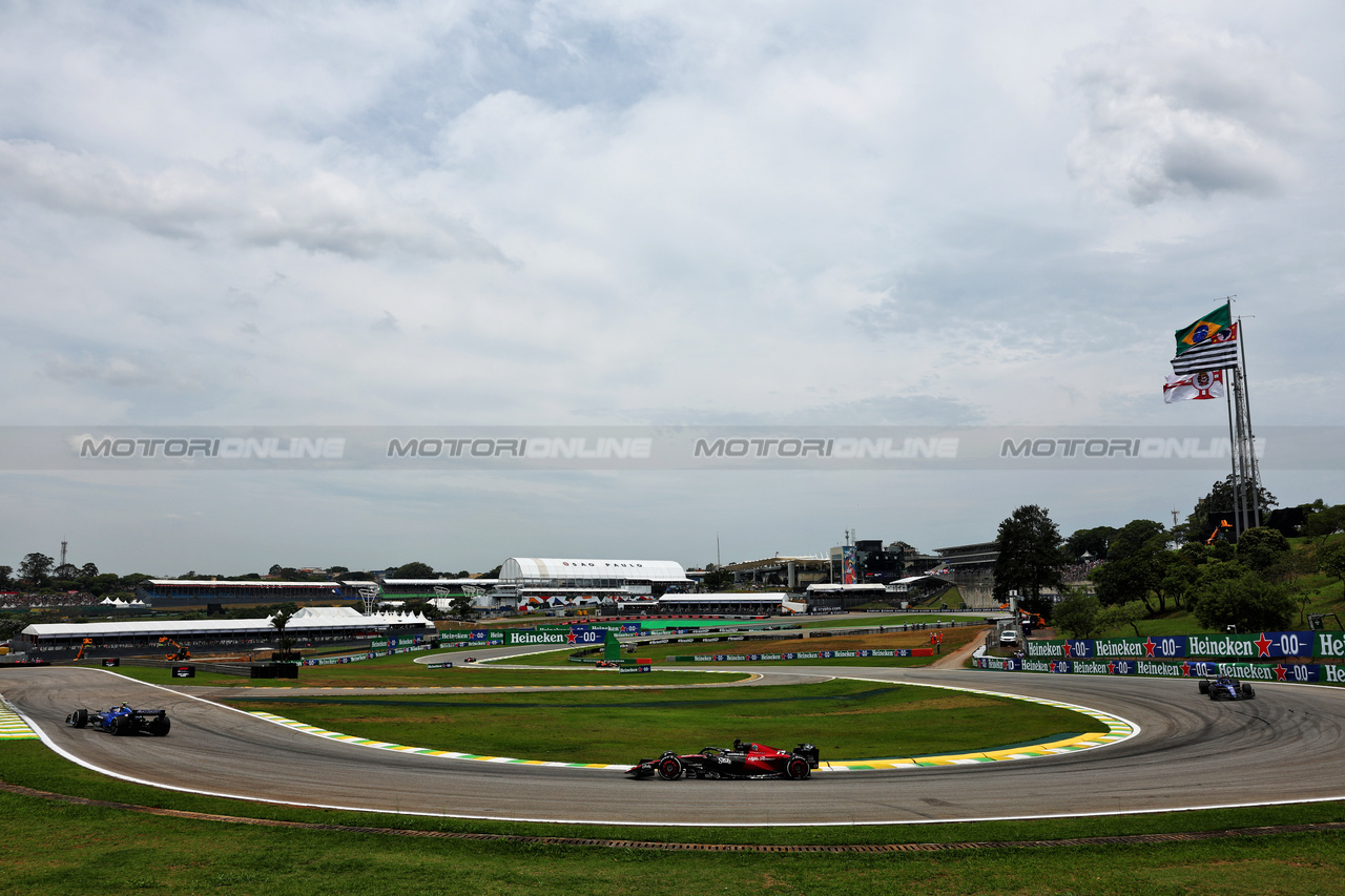 GP BRASILE, Valtteri Bottas (FIN) Alfa Romeo F1 Team C43.

03.11.2023. Formula 1 World Championship, Rd 21, Brazilian Grand Prix, Sao Paulo, Brazil, Qualifiche Day.

- www.xpbimages.com, EMail: requests@xpbimages.com © Copyright: Charniaux / XPB Images