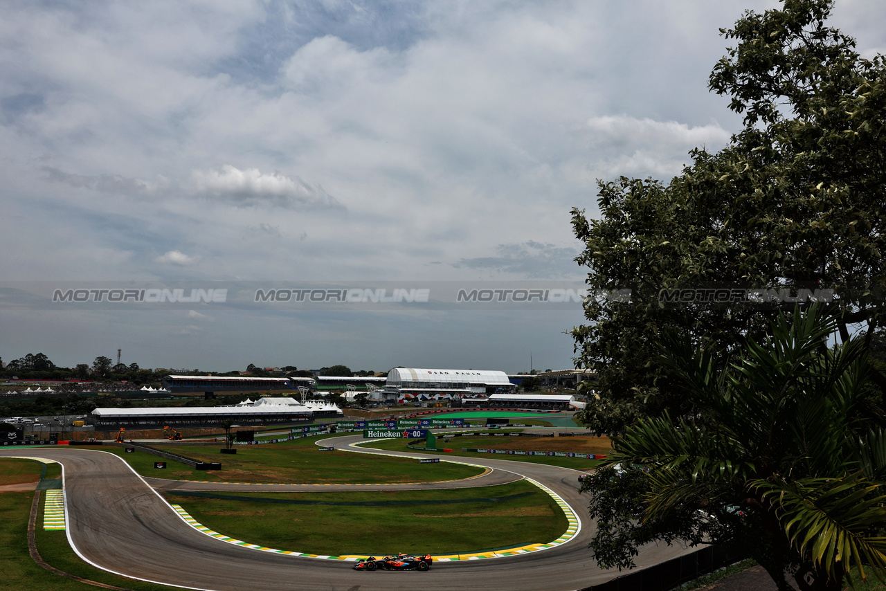 GP BRASILE, Lando Norris (GBR) McLaren MCL60.

03.11.2023. Formula 1 World Championship, Rd 21, Brazilian Grand Prix, Sao Paulo, Brazil, Qualifiche Day.

- www.xpbimages.com, EMail: requests@xpbimages.com © Copyright: Charniaux / XPB Images