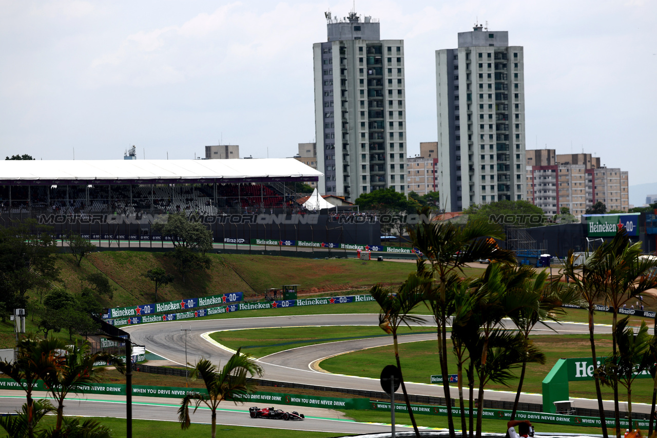 GP BRASILE, Zhou Guanyu (CHN) Alfa Romeo F1 Team C43.

03.11.2023. Formula 1 World Championship, Rd 21, Brazilian Grand Prix, Sao Paulo, Brazil, Qualifiche Day.

- www.xpbimages.com, EMail: requests@xpbimages.com © Copyright: Charniaux / XPB Images
