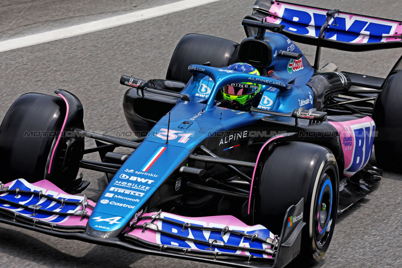 GP BRASILE, Pierre Gasly (FRA) Alpine F1 Team A523.

03.11.2023. Formula 1 World Championship, Rd 21, Brazilian Grand Prix, Sao Paulo, Brazil, Qualifiche Day.

- www.xpbimages.com, EMail: requests@xpbimages.com © Copyright: Batchelor / XPB Images