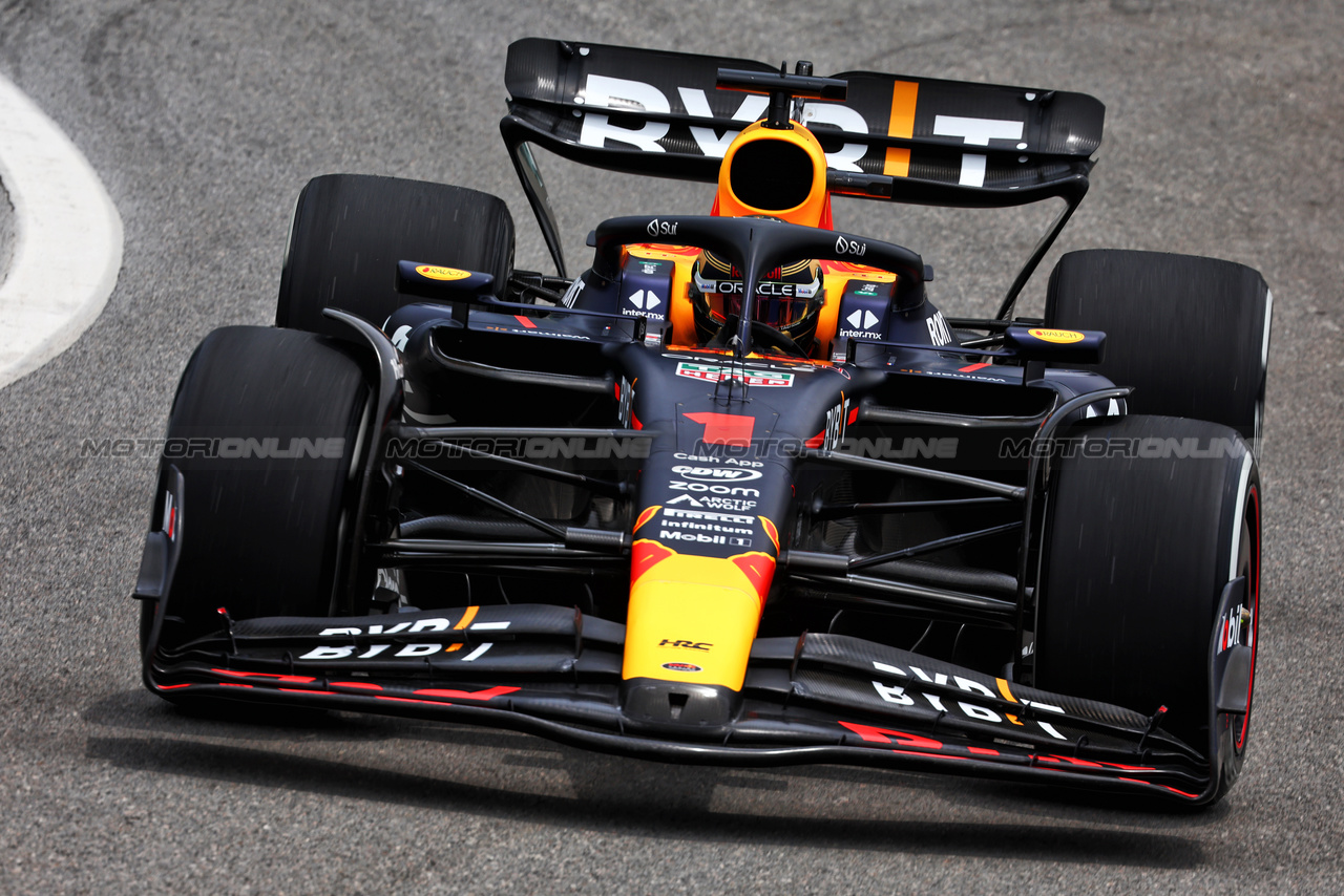 GP BRASILE, Max Verstappen (NLD) Red Bull Racing RB19.

03.11.2023. Formula 1 World Championship, Rd 21, Brazilian Grand Prix, Sao Paulo, Brazil, Qualifiche Day.

- www.xpbimages.com, EMail: requests@xpbimages.com © Copyright: Batchelor / XPB Images