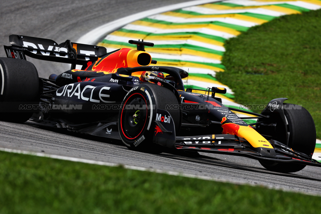 GP BRASILE, Max Verstappen (NLD) Red Bull Racing RB19.

03.11.2023. Formula 1 World Championship, Rd 21, Brazilian Grand Prix, Sao Paulo, Brazil, Qualifiche Day.

 - www.xpbimages.com, EMail: requests@xpbimages.com © Copyright: Coates / XPB Images