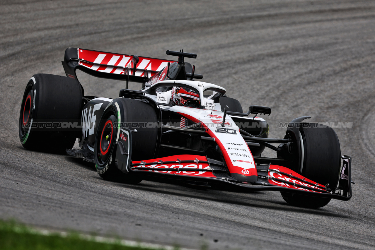 GP BRASILE, Kevin Magnussen (DEN) Haas VF-23.

03.11.2023. Formula 1 World Championship, Rd 21, Brazilian Grand Prix, Sao Paulo, Brazil, Qualifiche Day.

 - www.xpbimages.com, EMail: requests@xpbimages.com © Copyright: Coates / XPB Images