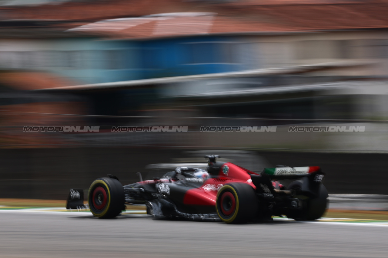 GP BRASILE, Valtteri Bottas (FIN) Alfa Romeo F1 Team C43.

03.11.2023. Formula 1 World Championship, Rd 21, Brazilian Grand Prix, Sao Paulo, Brazil, Qualifiche Day.

 - www.xpbimages.com, EMail: requests@xpbimages.com © Copyright: Coates / XPB Images