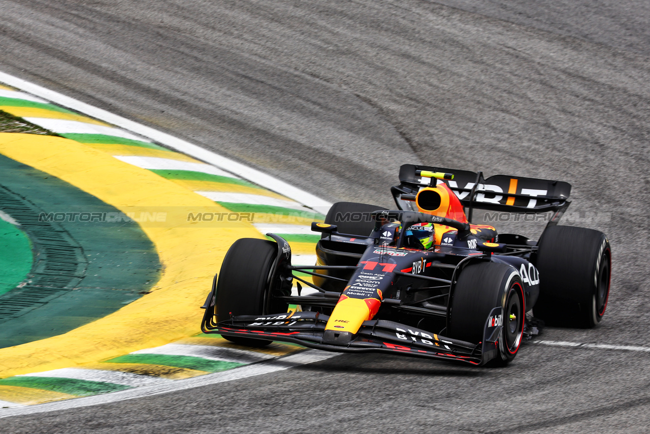 GP BRASILE, Sergio Perez (MEX) Red Bull Racing RB19.

03.11.2023. Formula 1 World Championship, Rd 21, Brazilian Grand Prix, Sao Paulo, Brazil, Qualifiche Day.

- www.xpbimages.com, EMail: requests@xpbimages.com © Copyright: Batchelor / XPB Images