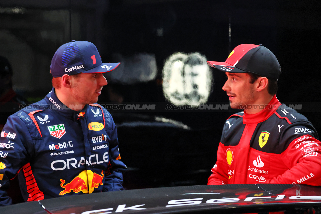 GP BRASILE, (L to R): Max Verstappen (NLD) Red Bull Racing with Charles Leclerc (MON) Ferrari in qualifying parc ferme.

03.11.2023. Formula 1 World Championship, Rd 21, Brazilian Grand Prix, Sao Paulo, Brazil, Qualifiche Day.

- www.xpbimages.com, EMail: requests@xpbimages.com © Copyright: Batchelor / XPB Images