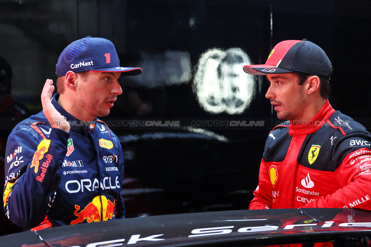 GP BRASILE, (L to R): Max Verstappen (NLD) Red Bull Racing with Charles Leclerc (MON) Ferrari in qualifying parc ferme.

03.11.2023. Formula 1 World Championship, Rd 21, Brazilian Grand Prix, Sao Paulo, Brazil, Qualifiche Day.

- www.xpbimages.com, EMail: requests@xpbimages.com © Copyright: Batchelor / XPB Images