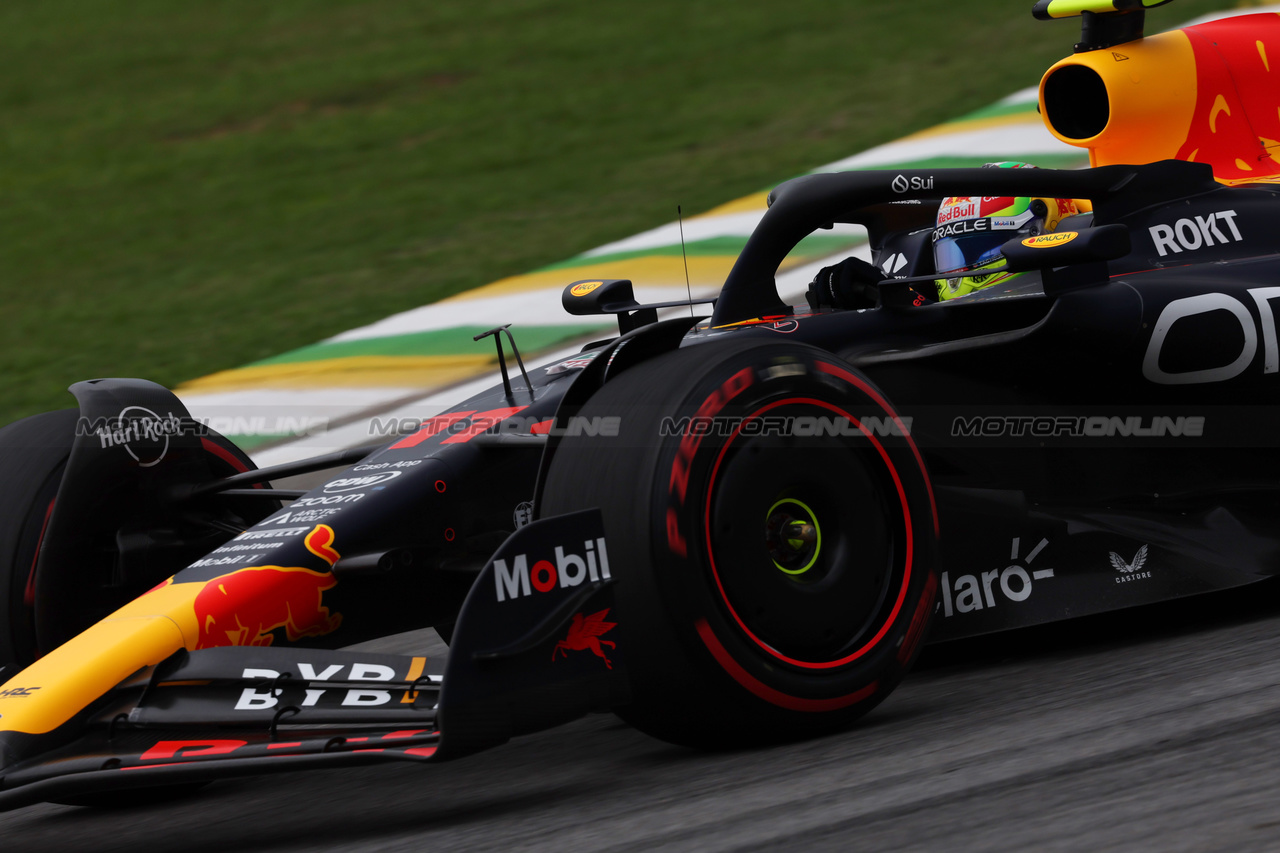 GP BRASILE, Sergio Perez (MEX) Red Bull Racing RB19.

03.11.2023. Formula 1 World Championship, Rd 21, Brazilian Grand Prix, Sao Paulo, Brazil, Qualifiche Day.

- www.xpbimages.com, EMail: requests@xpbimages.com © Copyright: Staley / XPB Images
