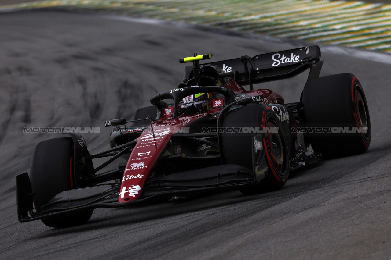 GP BRASILE, Zhou Guanyu (CHN) Alfa Romeo F1 Team C43.

03.11.2023. Formula 1 World Championship, Rd 21, Brazilian Grand Prix, Sao Paulo, Brazil, Qualifiche Day.

- www.xpbimages.com, EMail: requests@xpbimages.com © Copyright: Staley / XPB Images