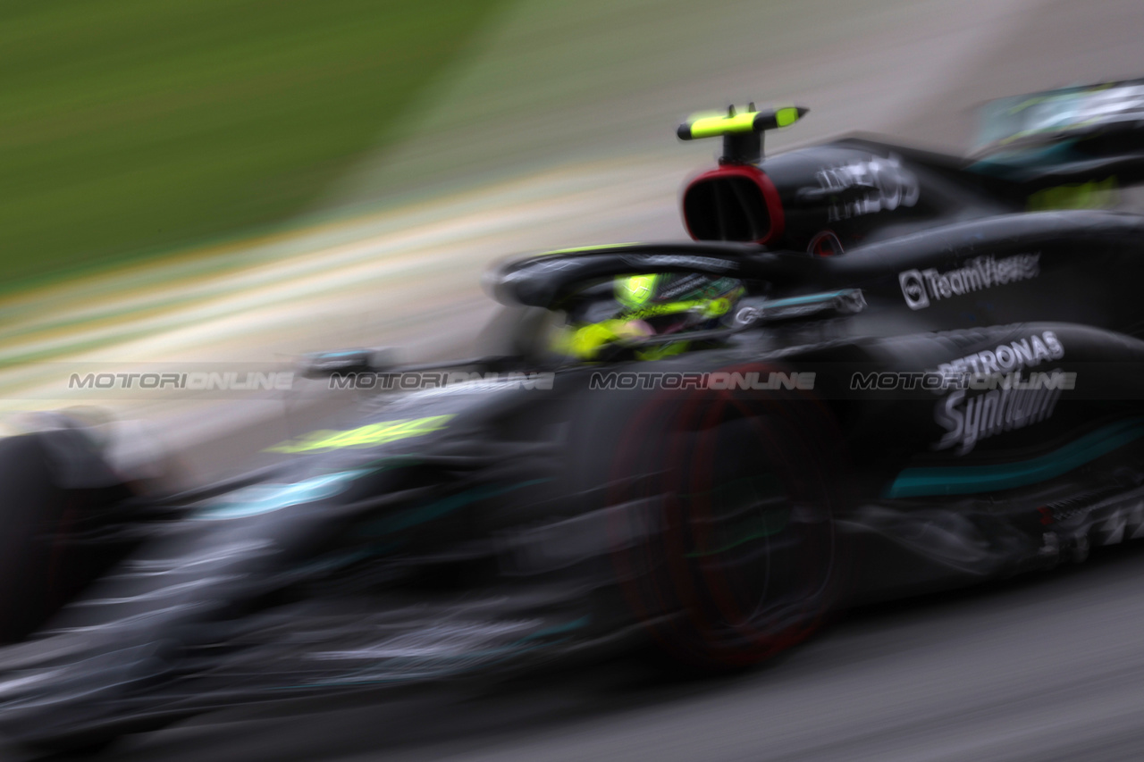 GP BRASILE, Lewis Hamilton (GBR) Mercedes AMG F1 W14.

03.11.2023. Formula 1 World Championship, Rd 21, Brazilian Grand Prix, Sao Paulo, Brazil, Qualifiche Day.

- www.xpbimages.com, EMail: requests@xpbimages.com © Copyright: Staley / XPB Images