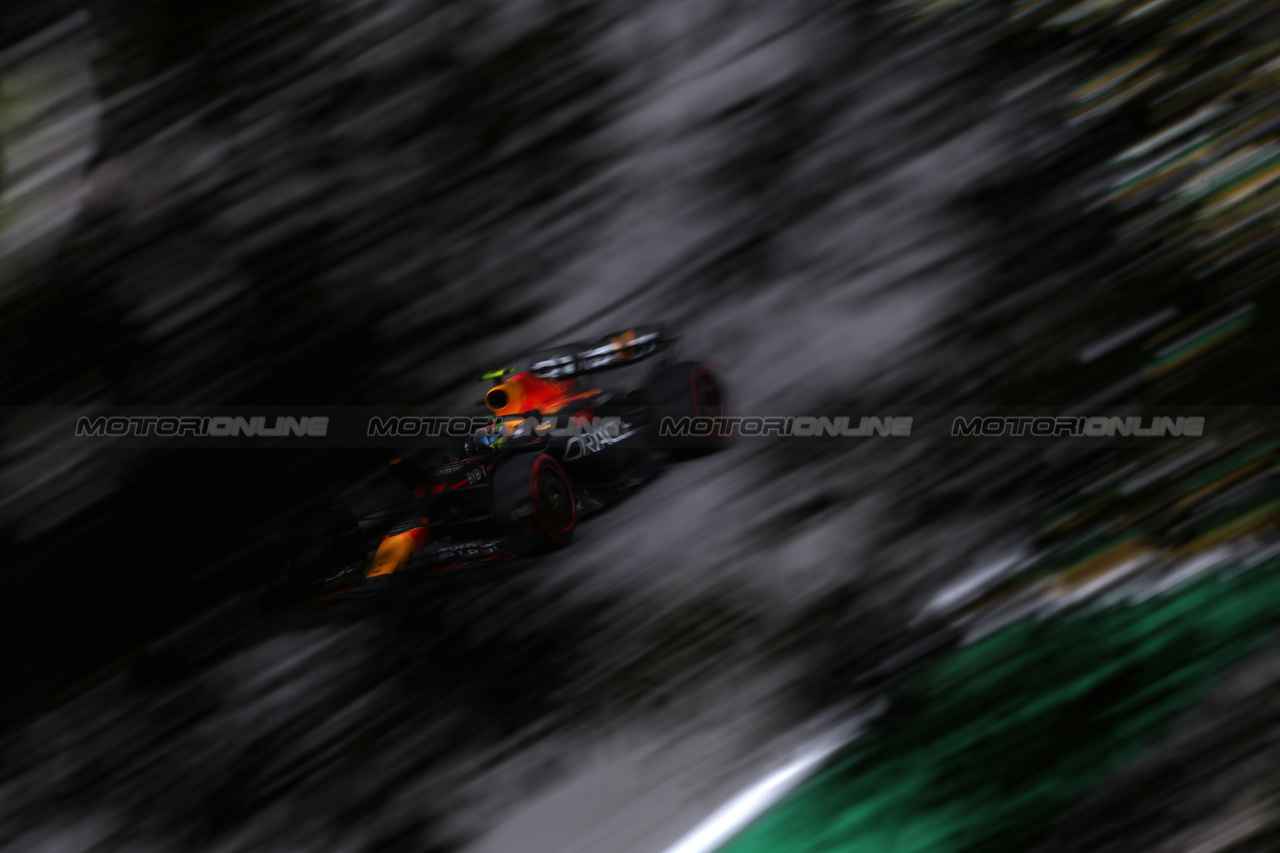 GP BRASILE, Sergio Perez (MEX) Red Bull Racing RB19.

03.11.2023. Formula 1 World Championship, Rd 21, Brazilian Grand Prix, Sao Paulo, Brazil, Qualifiche Day.

- www.xpbimages.com, EMail: requests@xpbimages.com © Copyright: Staley / XPB Images