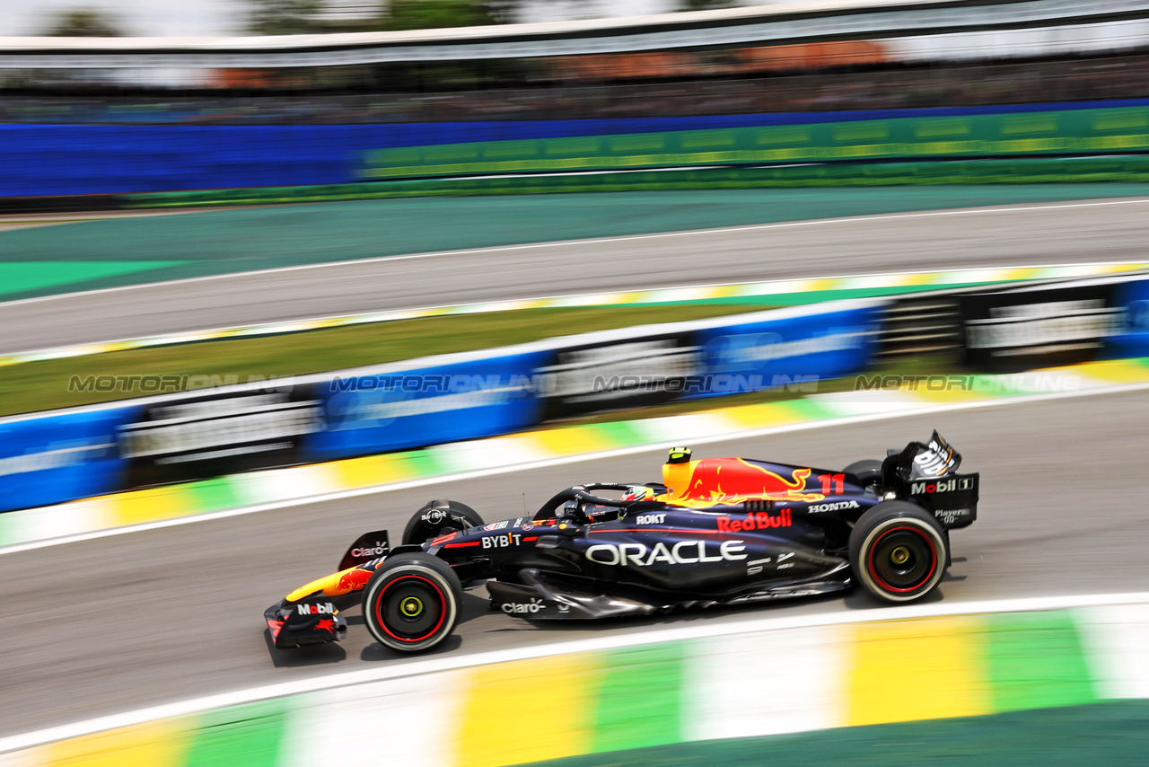 GP BRASILE, Sergio Perez (MEX) Red Bull Racing RB19.

03.11.2023. Formula 1 World Championship, Rd 21, Brazilian Grand Prix, Sao Paulo, Brazil, Qualifiche Day.

- www.xpbimages.com, EMail: requests@xpbimages.com © Copyright: Staley / XPB Images