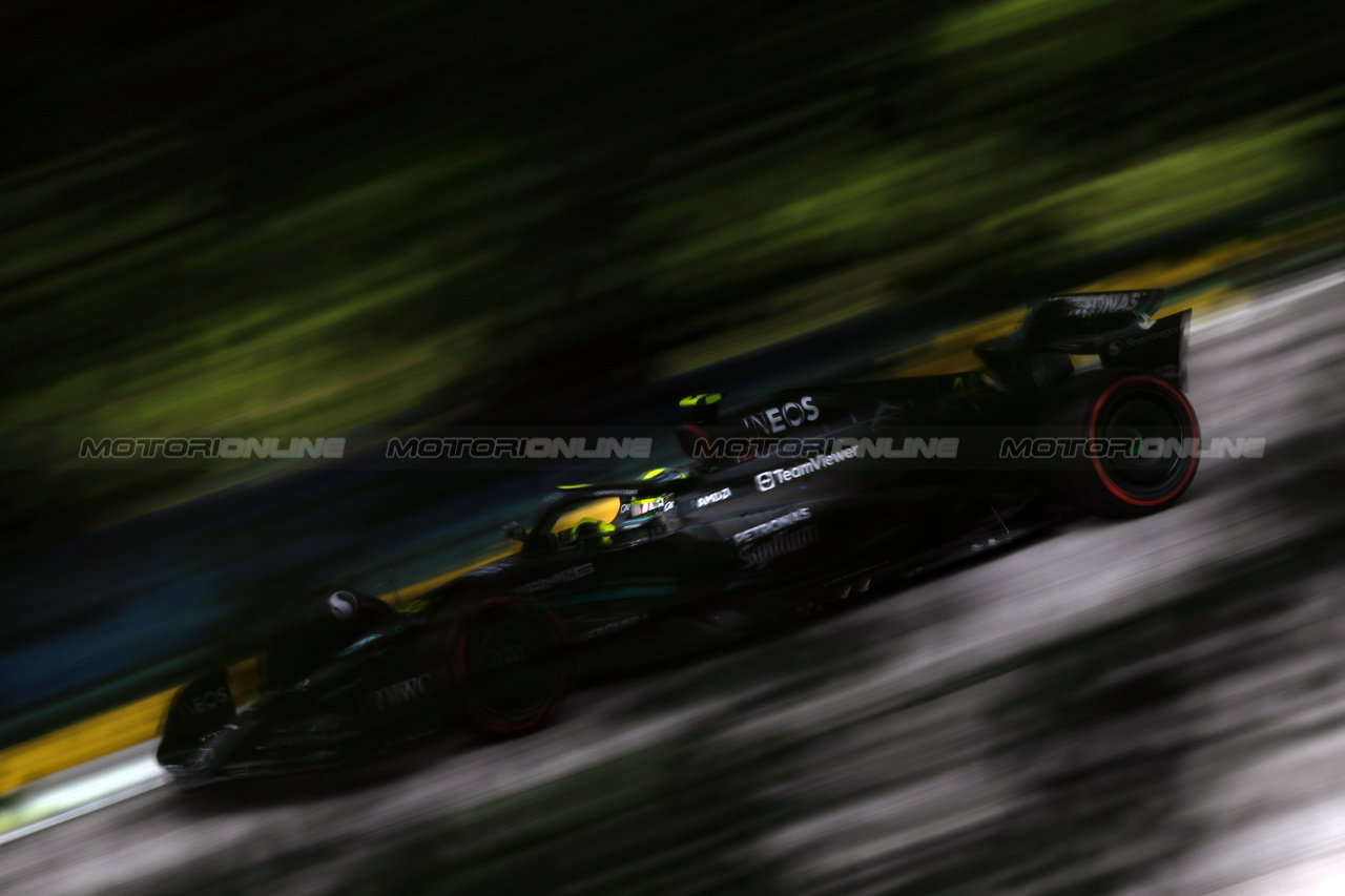 GP BRASILE, Lewis Hamilton (GBR) Mercedes AMG F1 W14.

03.11.2023. Formula 1 World Championship, Rd 21, Brazilian Grand Prix, Sao Paulo, Brazil, Qualifiche Day.

- www.xpbimages.com, EMail: requests@xpbimages.com © Copyright: Staley / XPB Images