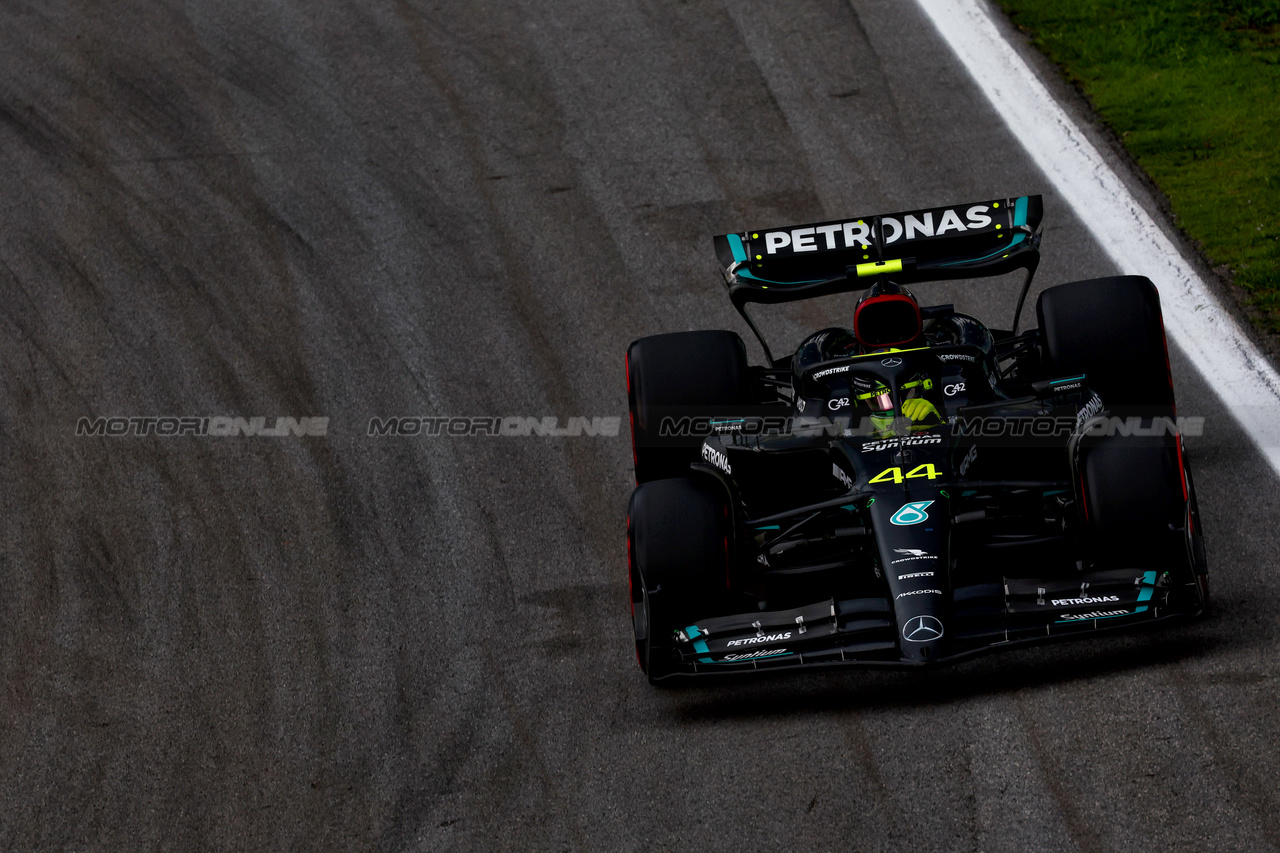 GP BRASILE, Lewis Hamilton (GBR) Mercedes AMG F1 W14.

03.11.2023. Formula 1 World Championship, Rd 21, Brazilian Grand Prix, Sao Paulo, Brazil, Qualifiche Day.

 - www.xpbimages.com, EMail: requests@xpbimages.com © Copyright: Coates / XPB Images