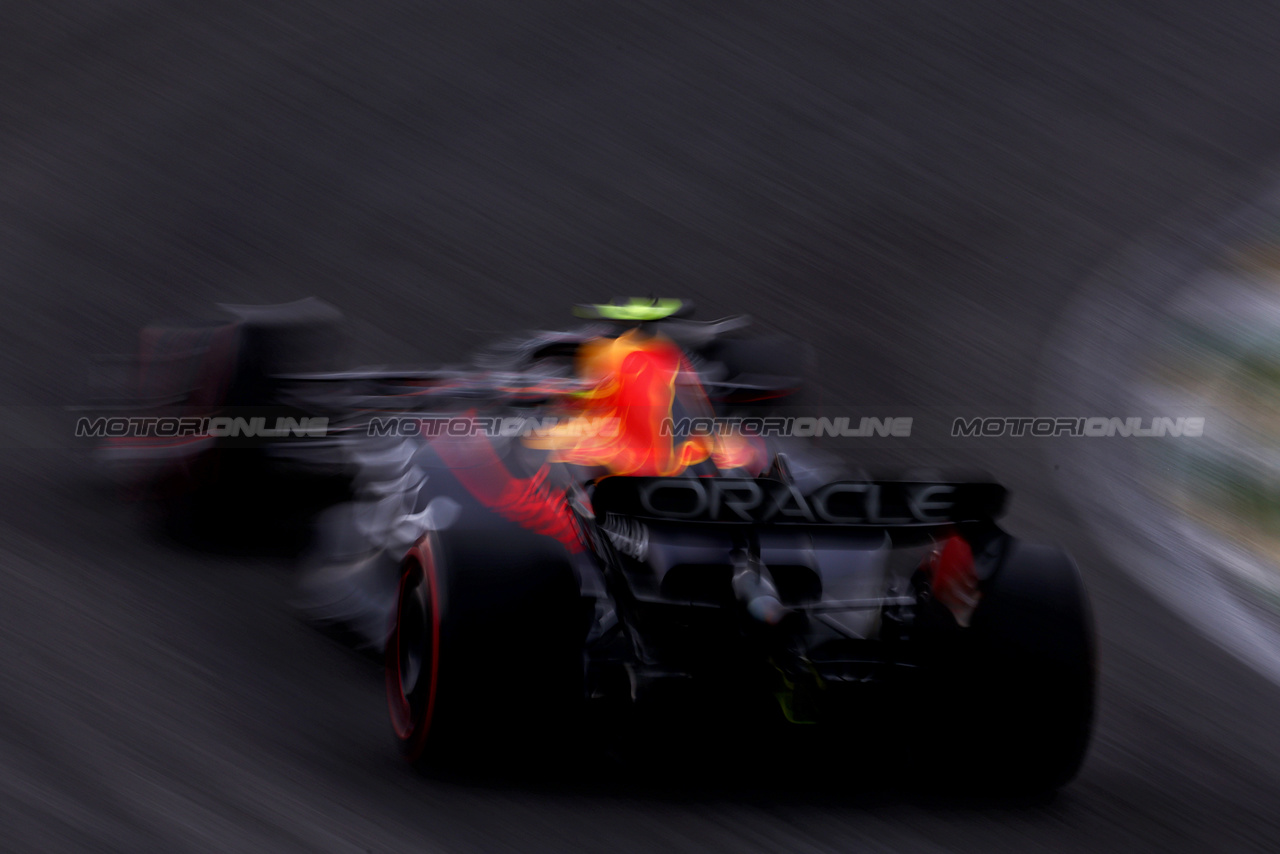 GP BRASILE, Sergio Perez (MEX) Red Bull Racing RB19.

03.11.2023. Formula 1 World Championship, Rd 21, Brazilian Grand Prix, Sao Paulo, Brazil, Qualifiche Day.

 - www.xpbimages.com, EMail: requests@xpbimages.com © Copyright: Coates / XPB Images
