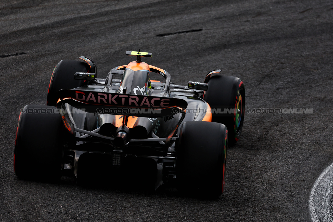 GP BRASILE, Lando Norris (GBR) McLaren MCL60.

03.11.2023. Formula 1 World Championship, Rd 21, Brazilian Grand Prix, Sao Paulo, Brazil, Qualifiche Day.

 - www.xpbimages.com, EMail: requests@xpbimages.com © Copyright: Coates / XPB Images