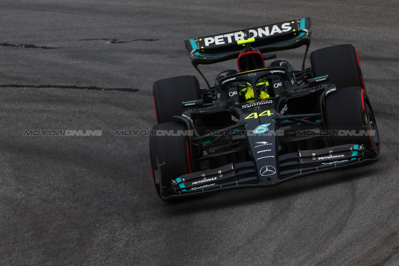 GP BRASILE, Lewis Hamilton (GBR) Mercedes AMG F1 W14.

03.11.2023. Formula 1 World Championship, Rd 21, Brazilian Grand Prix, Sao Paulo, Brazil, Qualifiche Day.

 - www.xpbimages.com, EMail: requests@xpbimages.com © Copyright: Coates / XPB Images