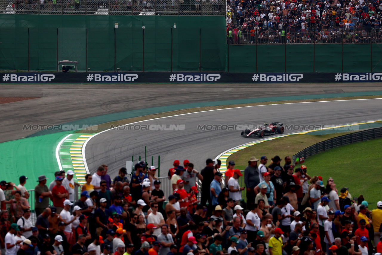GP BRASILE, Zhou Guanyu (CHN) Alfa Romeo F1 Team C43.

03.11.2023. Formula 1 World Championship, Rd 21, Brazilian Grand Prix, Sao Paulo, Brazil, Qualifiche Day.

 - www.xpbimages.com, EMail: requests@xpbimages.com © Copyright: Coates / XPB Images