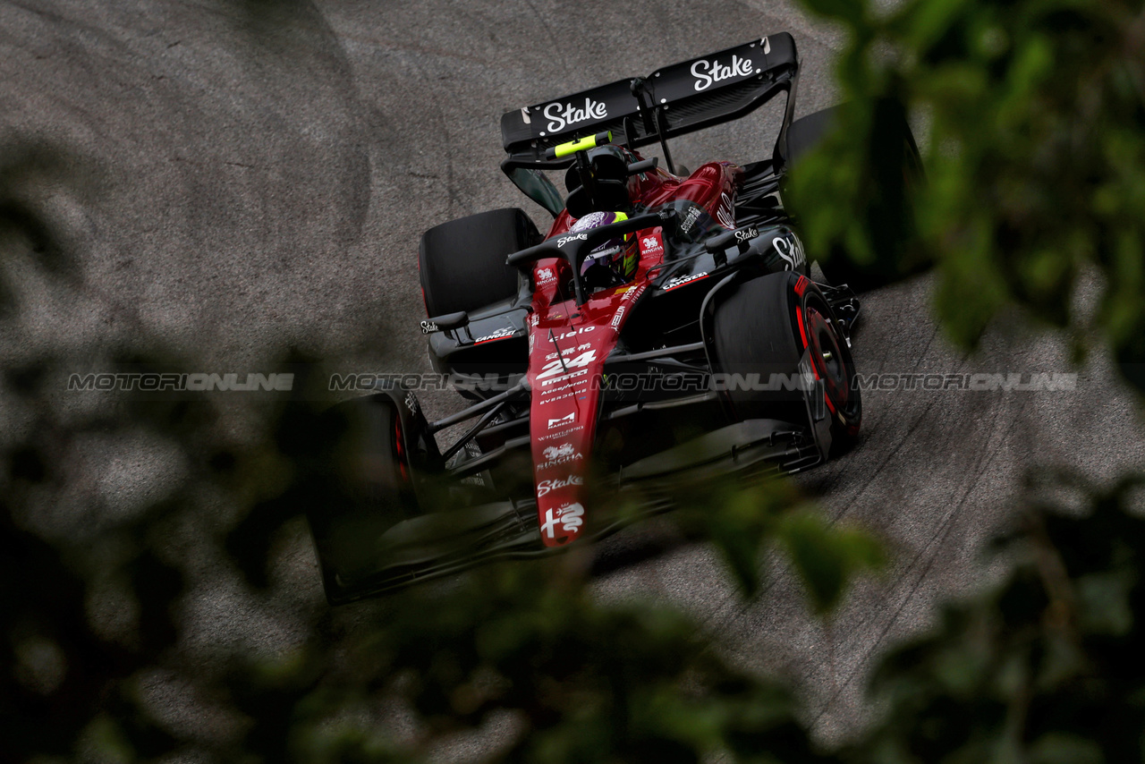 GP BRASILE, Zhou Guanyu (CHN) Alfa Romeo F1 Team C43.

03.11.2023. Formula 1 World Championship, Rd 21, Brazilian Grand Prix, Sao Paulo, Brazil, Qualifiche Day.

 - www.xpbimages.com, EMail: requests@xpbimages.com © Copyright: Coates / XPB Images