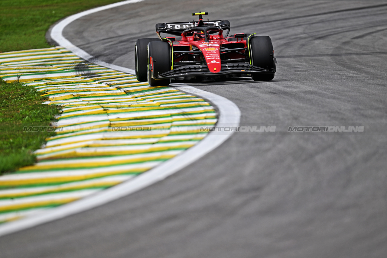 GP BRASILE, Carlos Sainz Jr (ESP) Ferrari SF-23.

03.11.2023. Formula 1 World Championship, Rd 21, Brazilian Grand Prix, Sao Paulo, Brazil, Qualifiche Day.

- www.xpbimages.com, EMail: requests@xpbimages.com © Copyright: Price / XPB Images