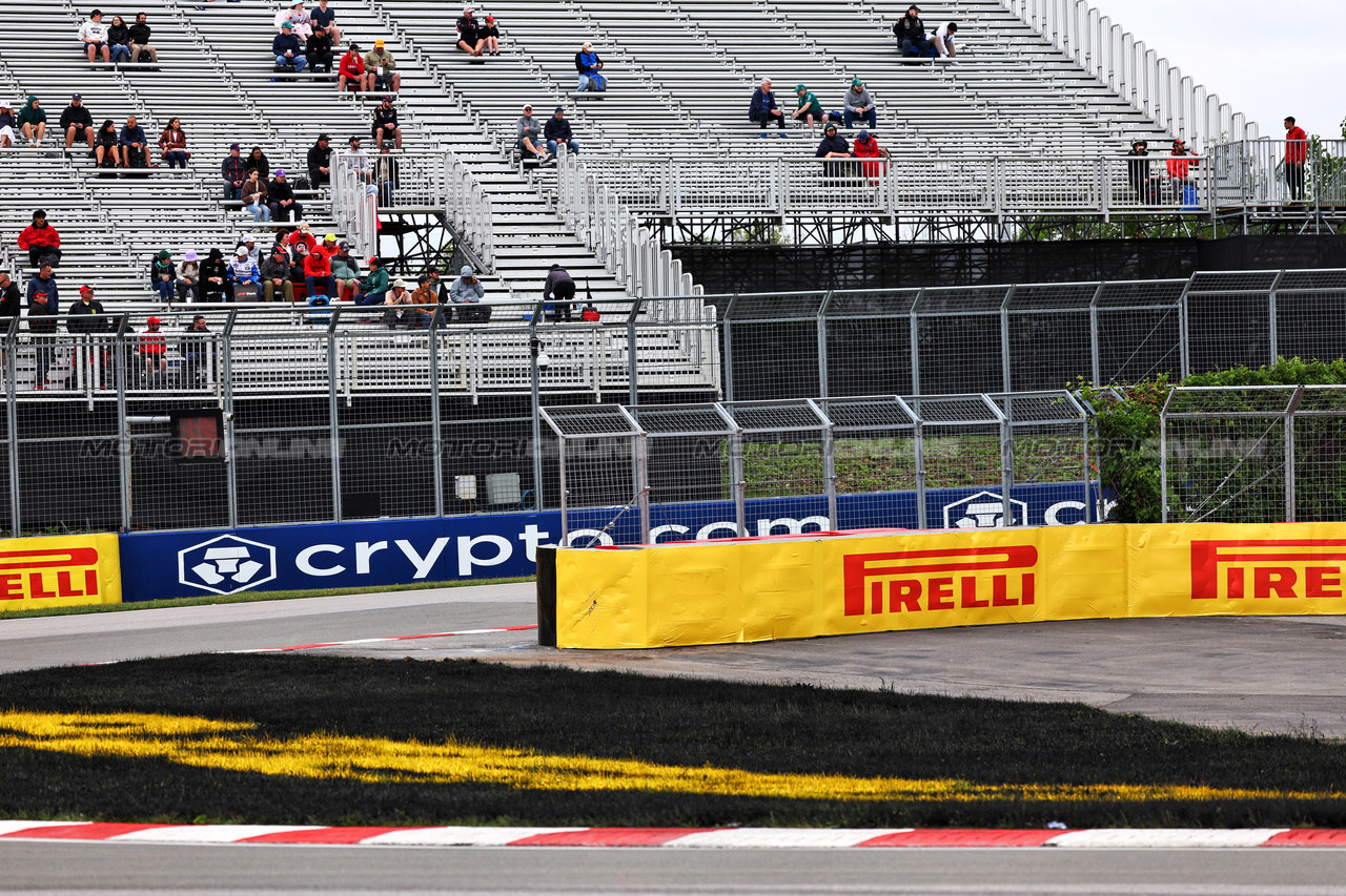 GP CANADA, Circuit detail - amendment to the turn 1 / 2 barrier / grass run off.

18.06.2023. Formula 1 World Championship, Rd 9, Canadian Grand Prix, Montreal, Canada, Gara Day.

- www.xpbimages.com, EMail: requests@xpbimages.com © Copyright: Batchelor / XPB Images
