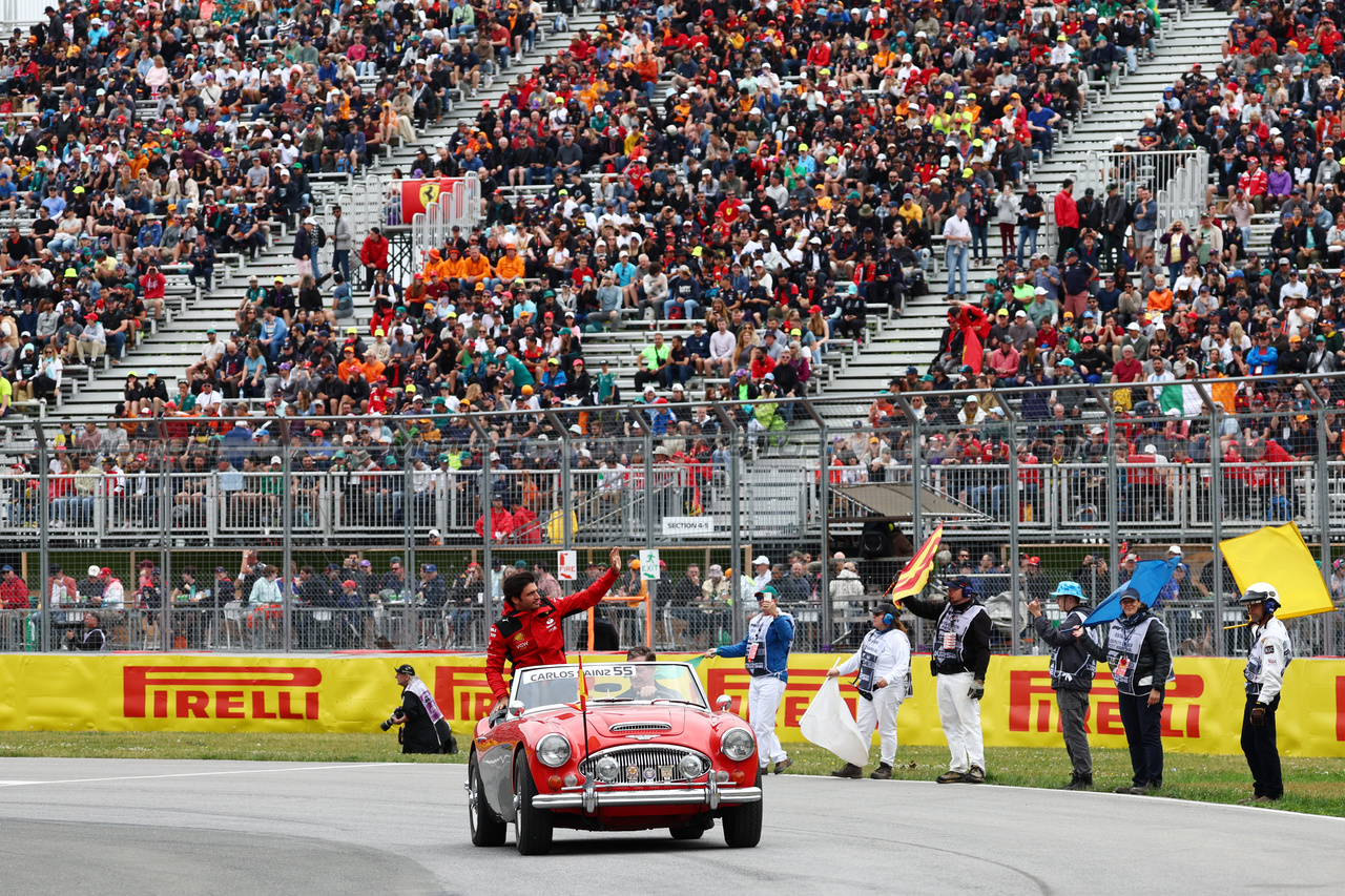 GP CANADA, Carlos Sainz Jr (ESP) Ferrari on the drivers' parade.

18.06.2023. Formula 1 World Championship, Rd 9, Canadian Grand Prix, Montreal, Canada, Gara Day.

 - www.xpbimages.com, EMail: requests@xpbimages.com © Copyright: Coates / XPB Images