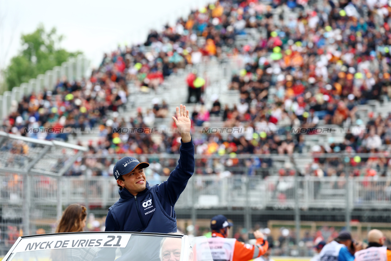 GP CANADA, Nyck de Vries (NLD) AlphaTauri on the drivers' parade.

18.06.2023. Formula 1 World Championship, Rd 9, Canadian Grand Prix, Montreal, Canada, Gara Day.

 - www.xpbimages.com, EMail: requests@xpbimages.com © Copyright: Coates / XPB Images