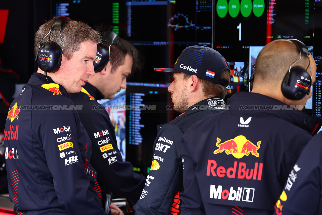 GP CANADA, Max Verstappen (NLD) Red Bull Racing.

18.06.2023. Formula 1 World Championship, Rd 9, Canadian Grand Prix, Montreal, Canada, Gara Day.

 - www.xpbimages.com, EMail: requests@xpbimages.com © Copyright: Coates / XPB Images