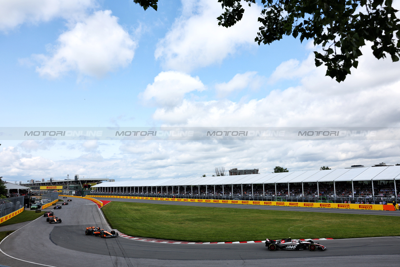 GP CANADA, Nico Hulkenberg (GER) Haas VF-23.

18.06.2023. Formula 1 World Championship, Rd 9, Canadian Grand Prix, Montreal, Canada, Gara Day.

- www.xpbimages.com, EMail: requests@xpbimages.com © Copyright: Charniaux / XPB Images