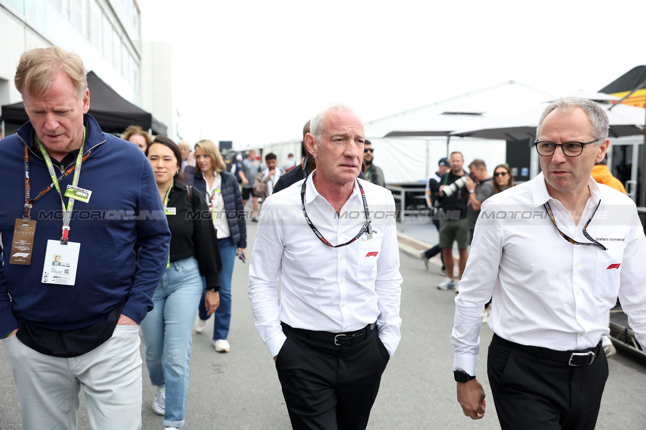 GP CANADA, Greg Maffei (USA) Liberty Media Corporation President e Chief Executive Officer (Centre) with Stefano Domenicali (ITA) Formula One President e CEO (Right).

18.06.2023. Formula 1 World Championship, Rd 9, Canadian Grand Prix, Montreal, Canada, Gara Day.

- www.xpbimages.com, EMail: requests@xpbimages.com © Copyright: Bearne / XPB Images
