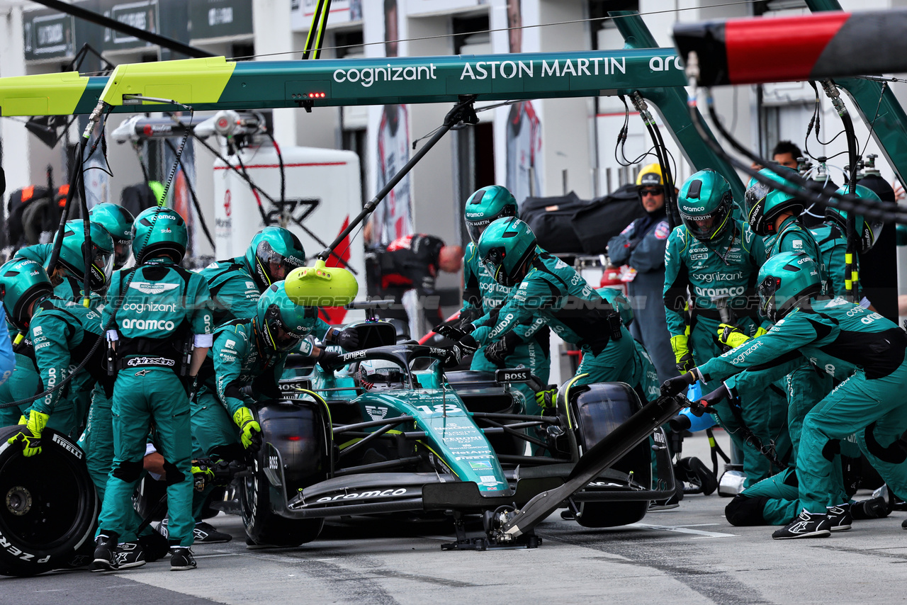 GP CANADA, Lance Stroll (CDN) Aston Martin F1 Team AMR23 makes a pit stop.

18.06.2023. Formula 1 World Championship, Rd 9, Canadian Grand Prix, Montreal, Canada, Gara Day.

- www.xpbimages.com, EMail: requests@xpbimages.com © Copyright: Batchelor / XPB Images