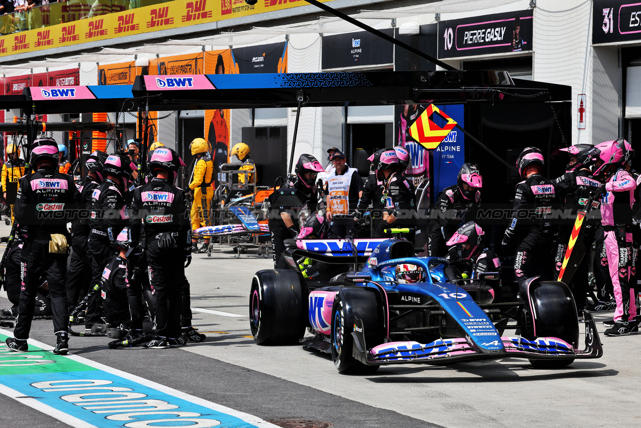 GP CANADA, Pierre Gasly (FRA) Alpine F1 Team A523 makes a pit stop.

18.06.2023. Formula 1 World Championship, Rd 9, Canadian Grand Prix, Montreal, Canada, Gara Day.

- www.xpbimages.com, EMail: requests@xpbimages.com © Copyright: Batchelor / XPB Images