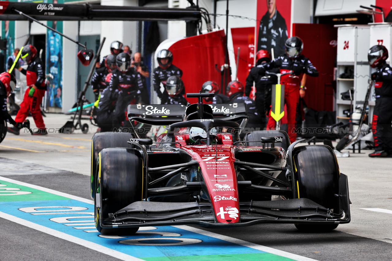 GP CANADA, Valtteri Bottas (FIN) Alfa Romeo F1 Team C43 makes a pit stop.

18.06.2023. Formula 1 World Championship, Rd 9, Canadian Grand Prix, Montreal, Canada, Gara Day.

- www.xpbimages.com, EMail: requests@xpbimages.com © Copyright: Batchelor / XPB Images