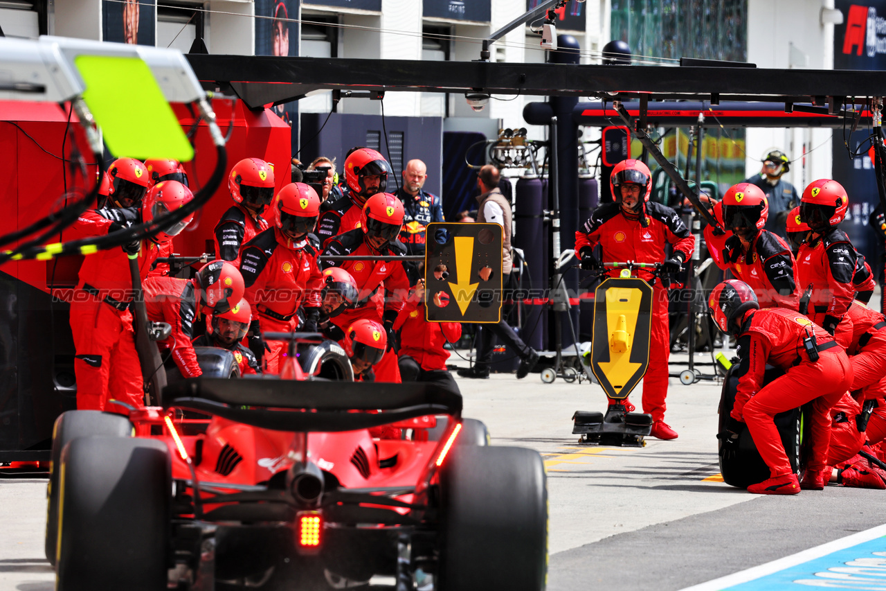 GP CANADA, Charles Leclerc (MON) Ferrari SF-23 makes a pit stop.

18.06.2023. Formula 1 World Championship, Rd 9, Canadian Grand Prix, Montreal, Canada, Gara Day.

- www.xpbimages.com, EMail: requests@xpbimages.com © Copyright: Batchelor / XPB Images