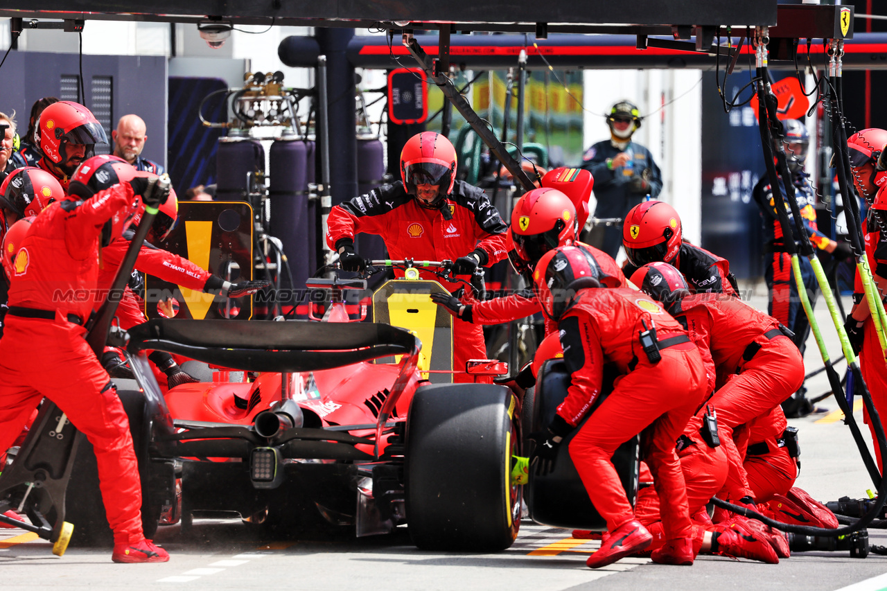 GP CANADA, Charles Leclerc (MON) Ferrari SF-23 makes a pit stop.

18.06.2023. Formula 1 World Championship, Rd 9, Canadian Grand Prix, Montreal, Canada, Gara Day.

- www.xpbimages.com, EMail: requests@xpbimages.com © Copyright: Batchelor / XPB Images