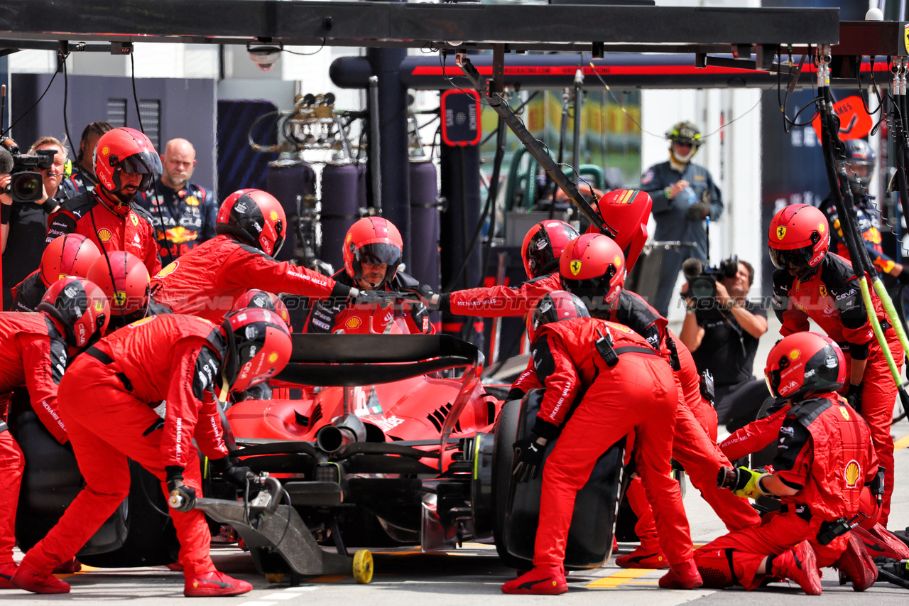 GP CANADA, Charles Leclerc (MON) Ferrari SF-23 makes a pit stop.

18.06.2023. Formula 1 World Championship, Rd 9, Canadian Grand Prix, Montreal, Canada, Gara Day.

- www.xpbimages.com, EMail: requests@xpbimages.com © Copyright: Batchelor / XPB Images