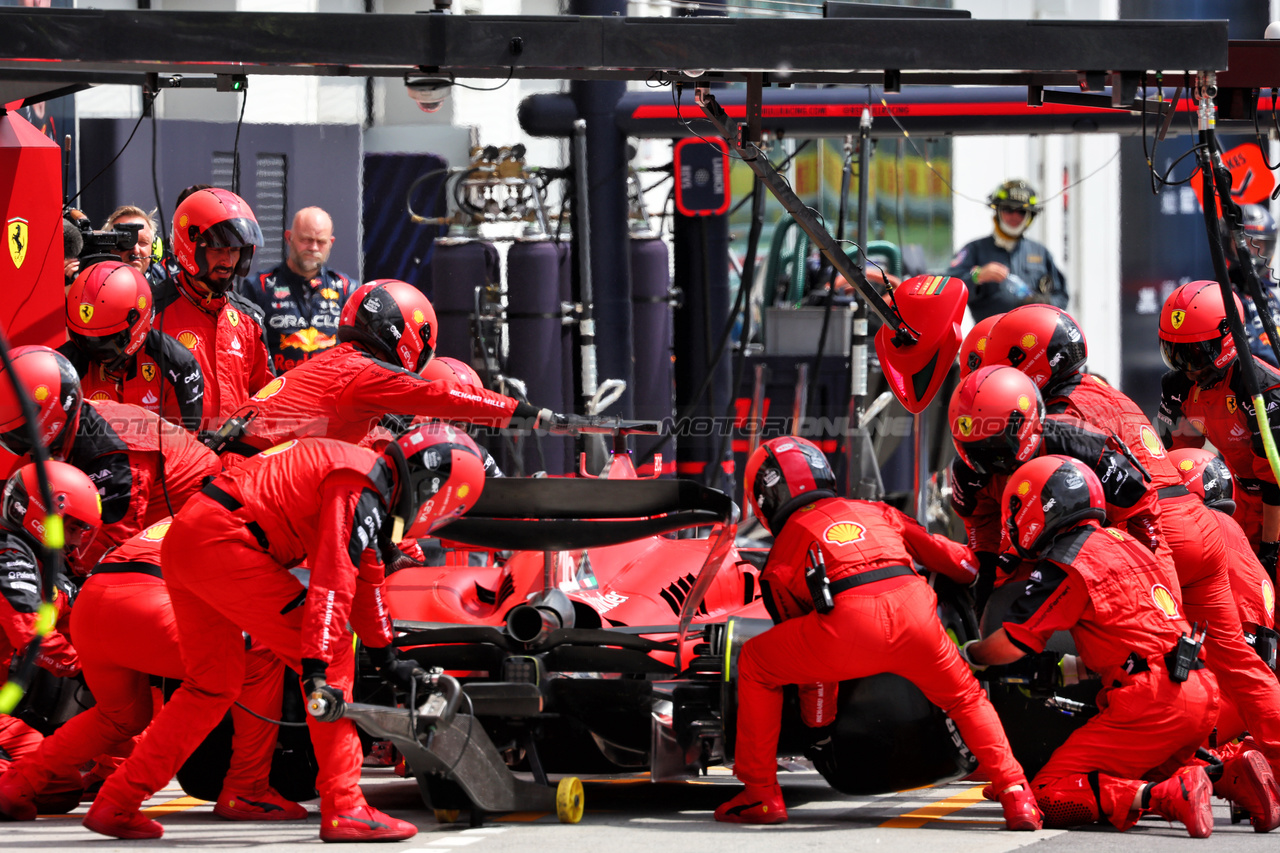 GP CANADA, Charles Leclerc (MON) Ferrari SF-23 makes a pit stop.

18.06.2023. Formula 1 World Championship, Rd 9, Canadian Grand Prix, Montreal, Canada, Gara Day.

- www.xpbimages.com, EMail: requests@xpbimages.com © Copyright: Batchelor / XPB Images