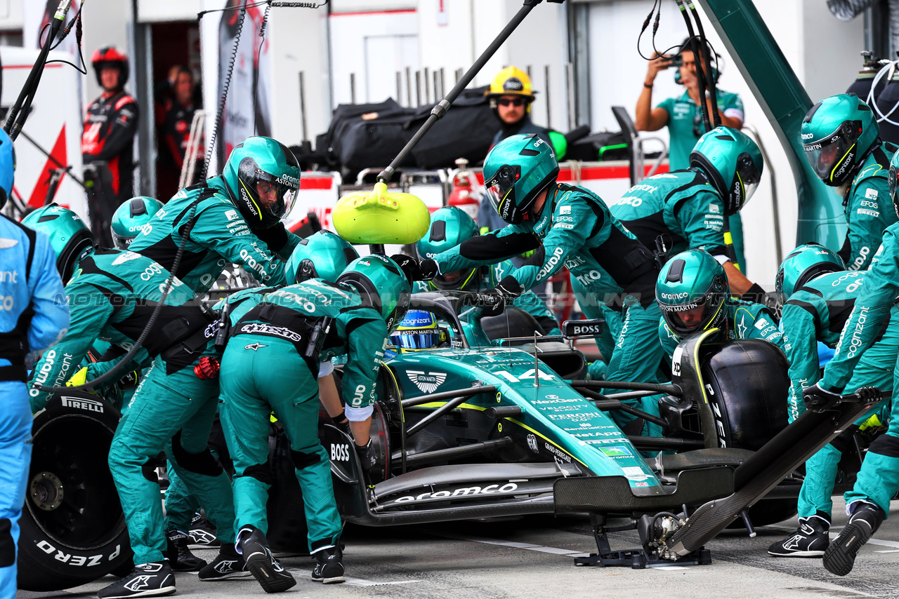 GP CANADA, Fernando Alonso (ESP) Aston Martin F1 Team AMR23 makes a pit stop.

18.06.2023. Formula 1 World Championship, Rd 9, Canadian Grand Prix, Montreal, Canada, Gara Day.

- www.xpbimages.com, EMail: requests@xpbimages.com © Copyright: Batchelor / XPB Images