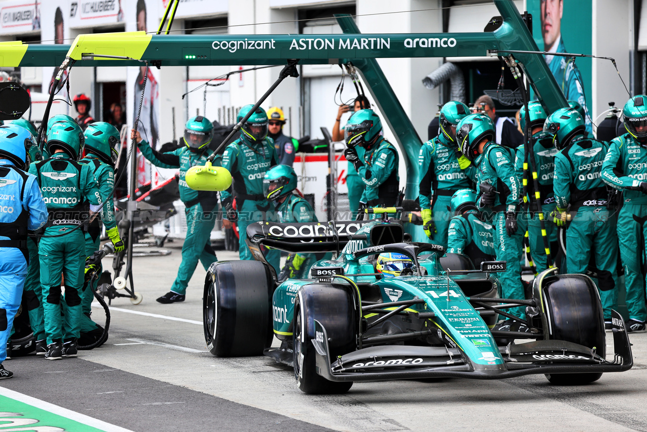 GP CANADA, Fernando Alonso (ESP) Aston Martin F1 Team AMR23 makes a pit stop.

18.06.2023. Formula 1 World Championship, Rd 9, Canadian Grand Prix, Montreal, Canada, Gara Day.

- www.xpbimages.com, EMail: requests@xpbimages.com © Copyright: Batchelor / XPB Images