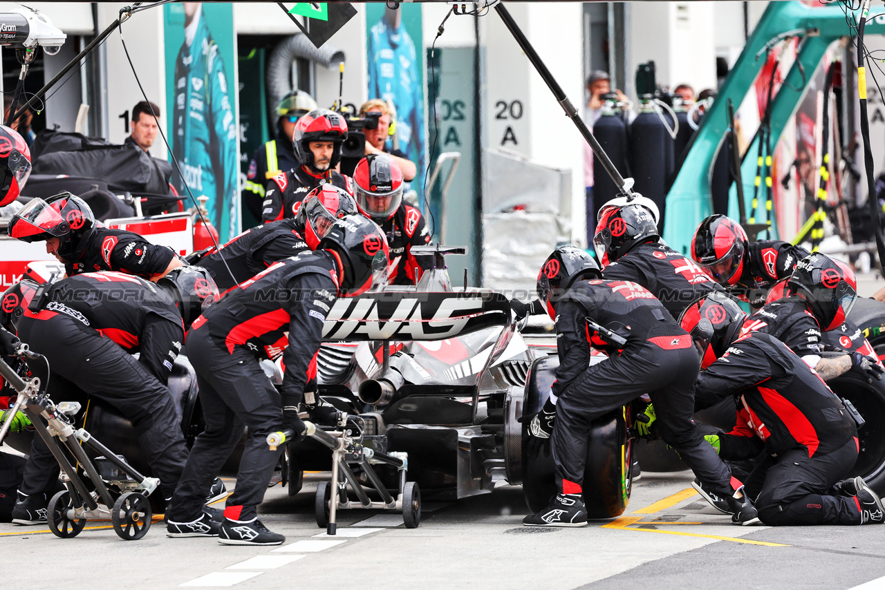 GP CANADA, Kevin Magnussen (DEN) Haas VF-23 makes a pit stop.

18.06.2023. Formula 1 World Championship, Rd 9, Canadian Grand Prix, Montreal, Canada, Gara Day.

- www.xpbimages.com, EMail: requests@xpbimages.com © Copyright: Batchelor / XPB Images