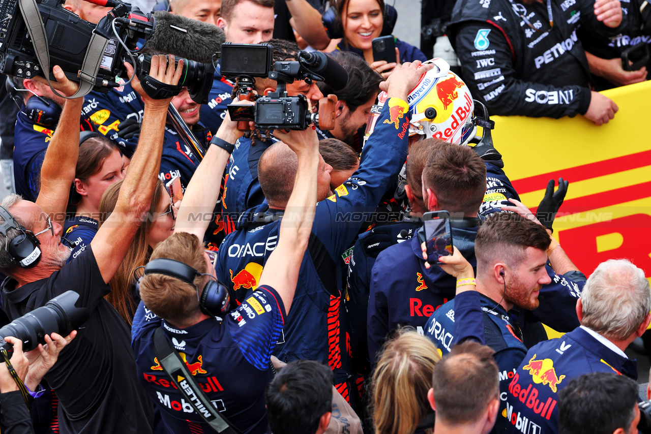 GP CANADA, Gara winner Max Verstappen (NLD) Red Bull Racing celebrates in parc ferme.

18.06.2023. Formula 1 World Championship, Rd 9, Canadian Grand Prix, Montreal, Canada, Gara Day.

- www.xpbimages.com, EMail: requests@xpbimages.com © Copyright: Batchelor / XPB Images