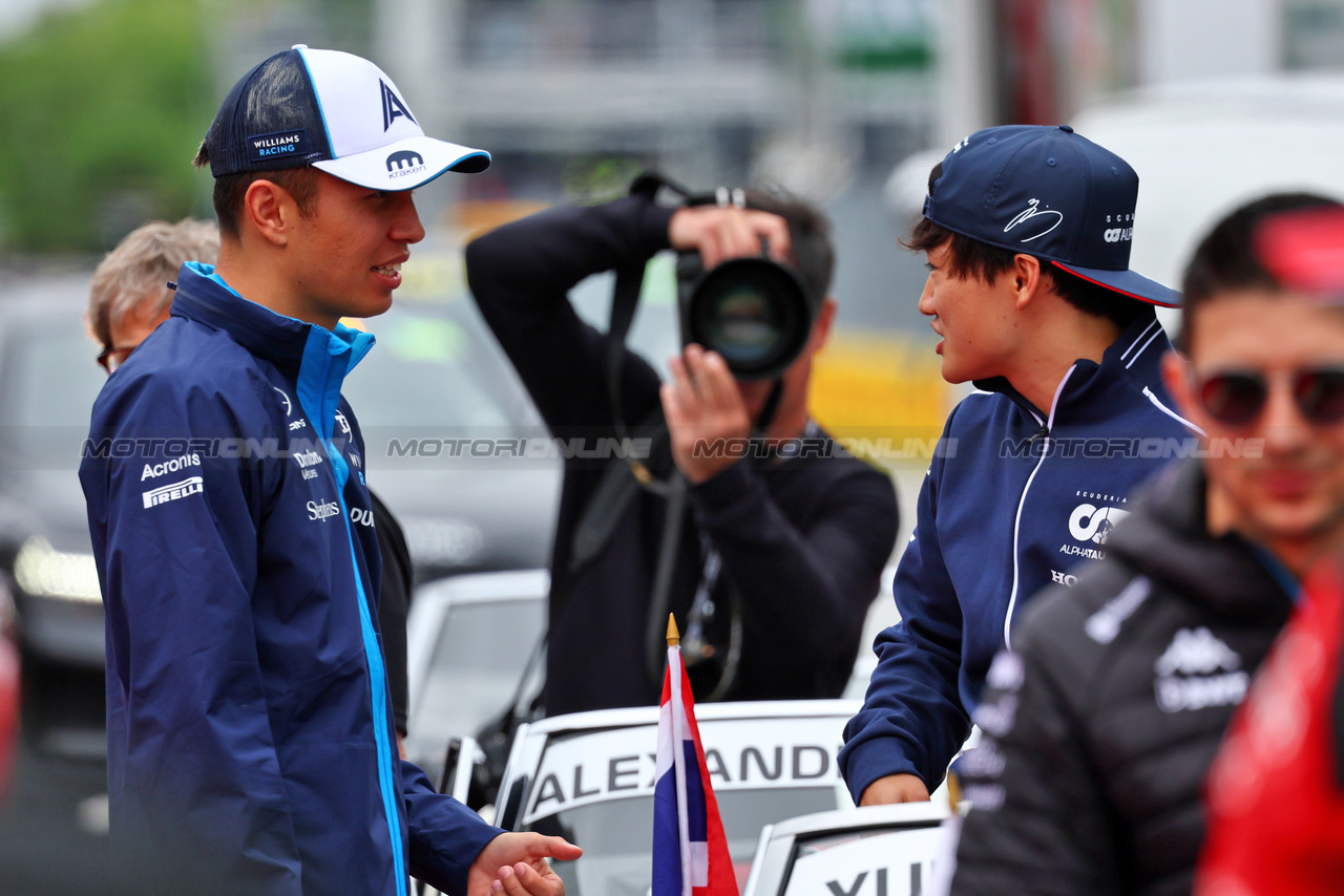 GP CANADA, (L to R): Alexander Albon (THA) Williams Racing with Yuki Tsunoda (JPN) AlphaTauri on the drivers' parade.

18.06.2023. Formula 1 World Championship, Rd 9, Canadian Grand Prix, Montreal, Canada, Gara Day.

- www.xpbimages.com, EMail: requests@xpbimages.com © Copyright: Batchelor / XPB Images