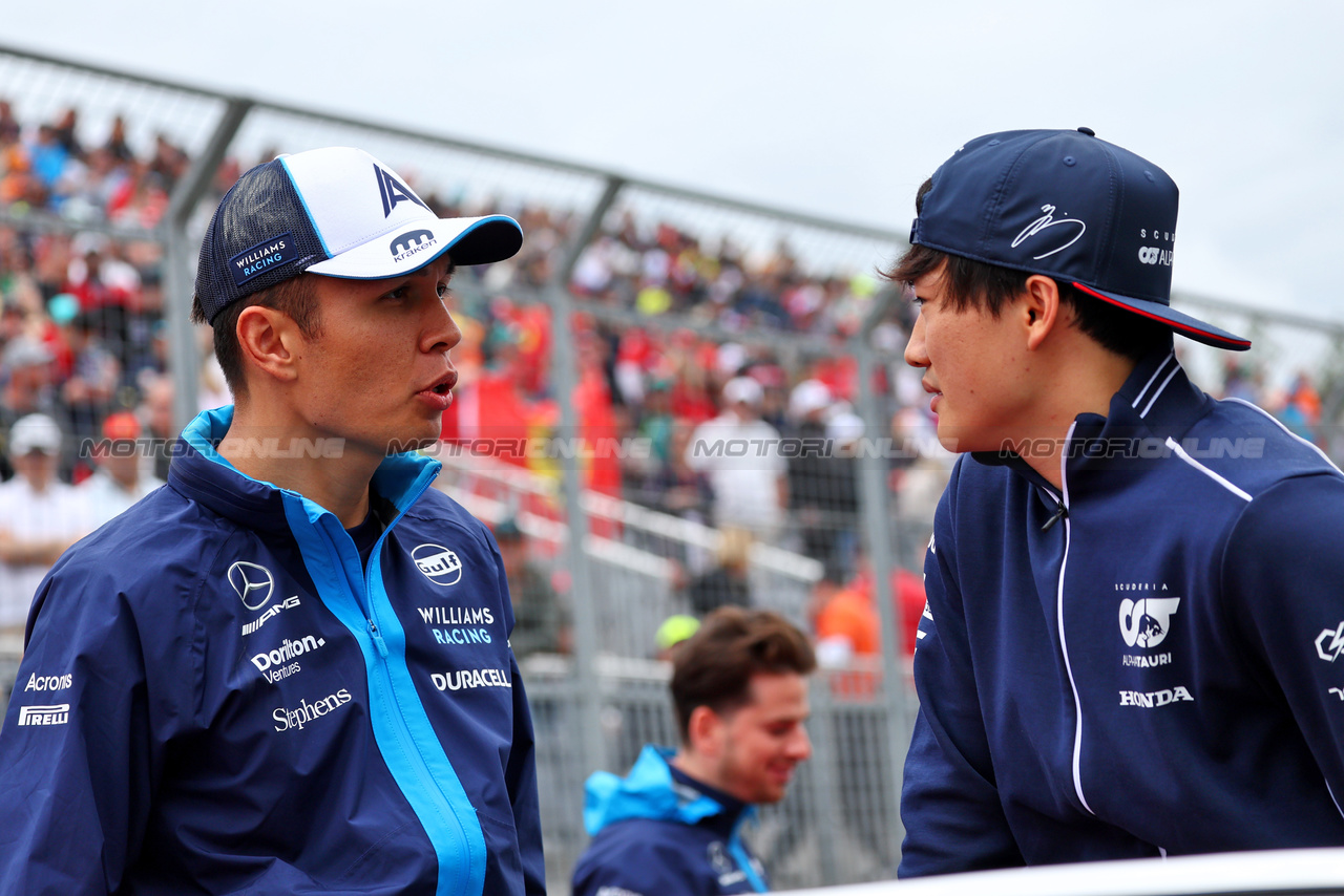 GP CANADA, (L to R): Alexander Albon (THA) Williams Racing with Yuki Tsunoda (JPN) AlphaTauri on the drivers' parade.

18.06.2023. Formula 1 World Championship, Rd 9, Canadian Grand Prix, Montreal, Canada, Gara Day.

- www.xpbimages.com, EMail: requests@xpbimages.com © Copyright: Batchelor / XPB Images
