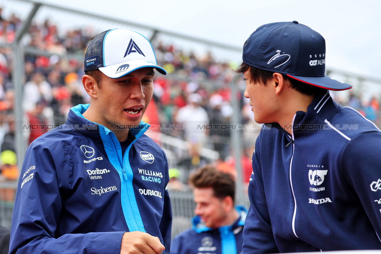 GP CANADA, (L to R): Alexander Albon (THA) Williams Racing with Yuki Tsunoda (JPN) AlphaTauri on the drivers' parade.

18.06.2023. Formula 1 World Championship, Rd 9, Canadian Grand Prix, Montreal, Canada, Gara Day.

- www.xpbimages.com, EMail: requests@xpbimages.com © Copyright: Batchelor / XPB Images